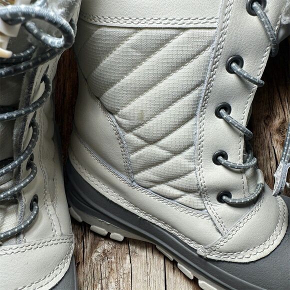 All In Motion Children’s White Snow Boots Size 13 - Picture 5 of 8